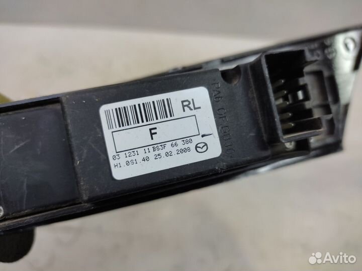 Кнопка стеклоподъемника задняя левая Mazda 3 BK