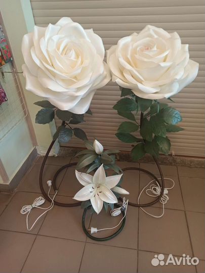 Торшер из изолона лилия