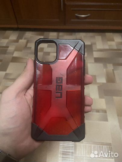 Чехлы на iPhone 11