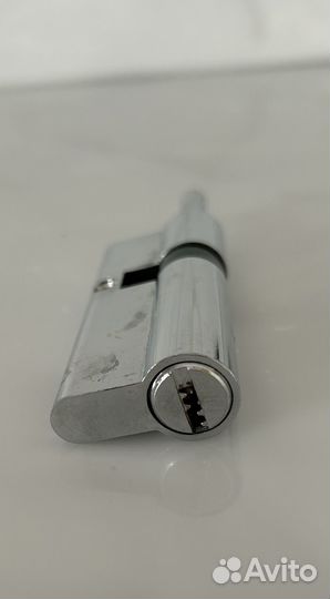 Замок для входной двери + 3 ключа