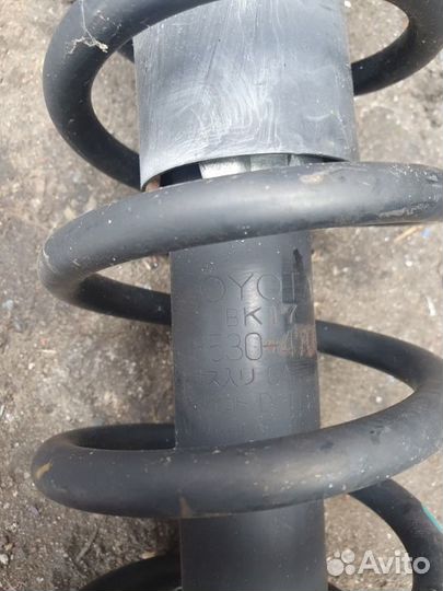 Амортизатор зад. Toyota Prius