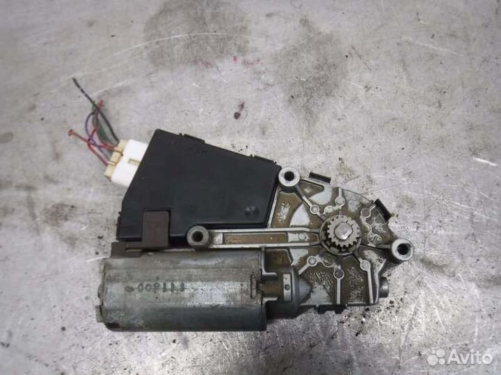 Моторчик привода люка Mitsubishi Pajero 3 6G74