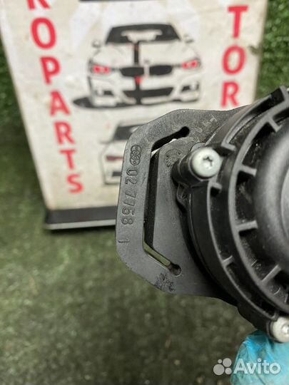 Помпа, насос водяной на Mercedes R-Class, W251