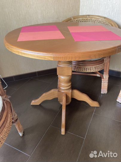 Стол из массива дерева