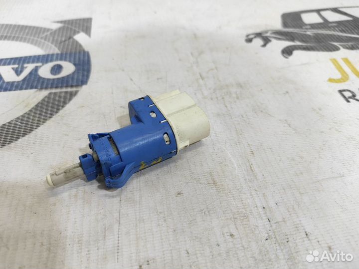 Выключатель стоп сигнала Volvo S60 S80 XC70 2007