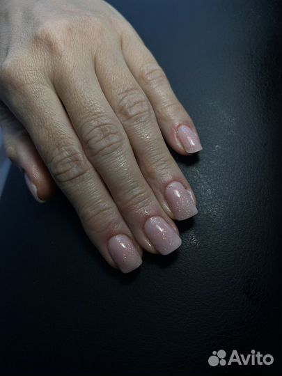 Модель на маникюр