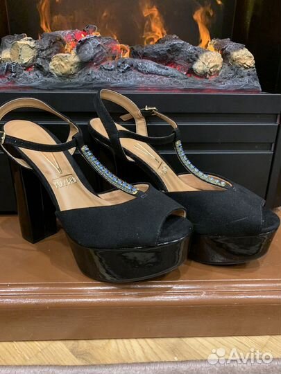 Босоножки 38