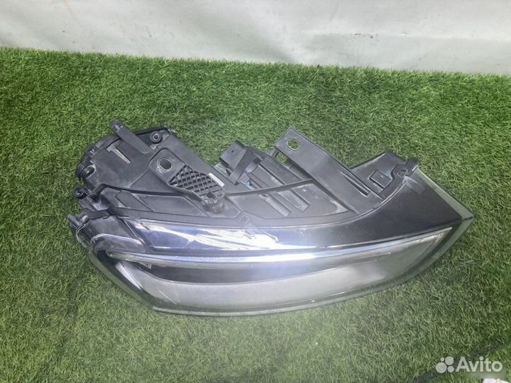 Фара правая Audi Q3 8U 2015