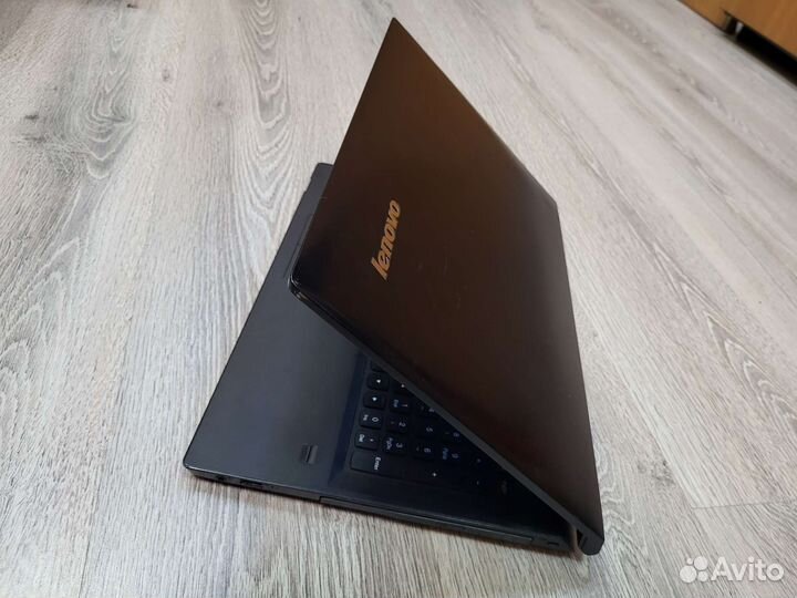 Lenovo/15.6/AMD E1/акб держит