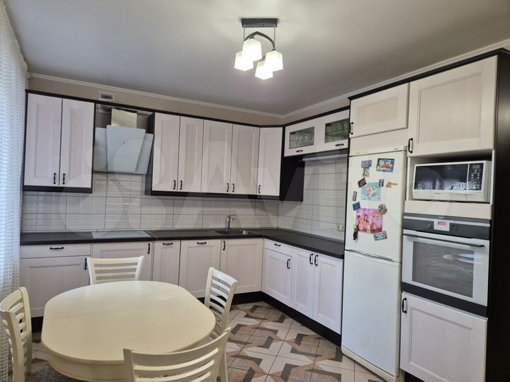 3-к. квартира, 85,2 м², 1/9 эт.