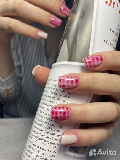 Модель на маникюр