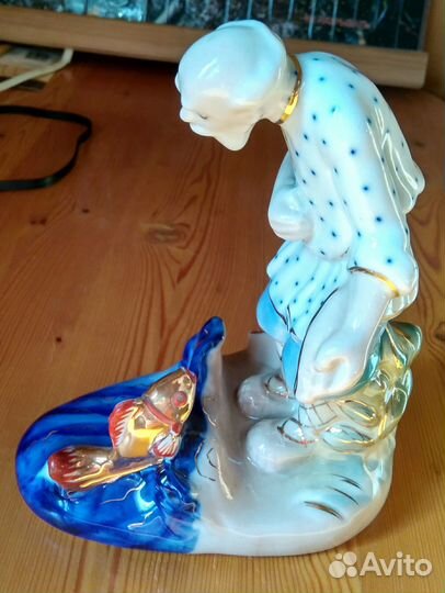 Статуэтка фарфор Старик и золотая рыбка