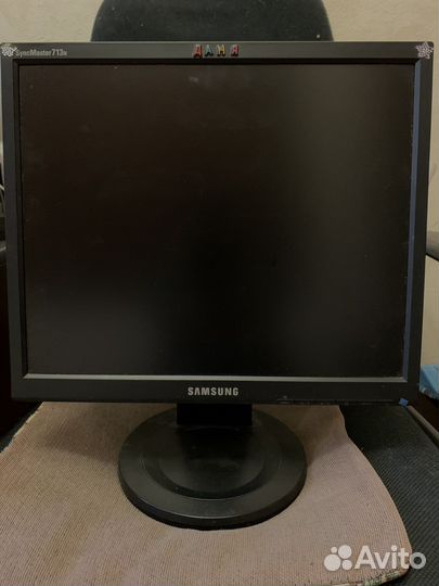 Монитор Samsung SyncMaster 713N