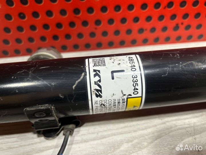 Амортизатор подвески задний левый Lexus Es axzh10