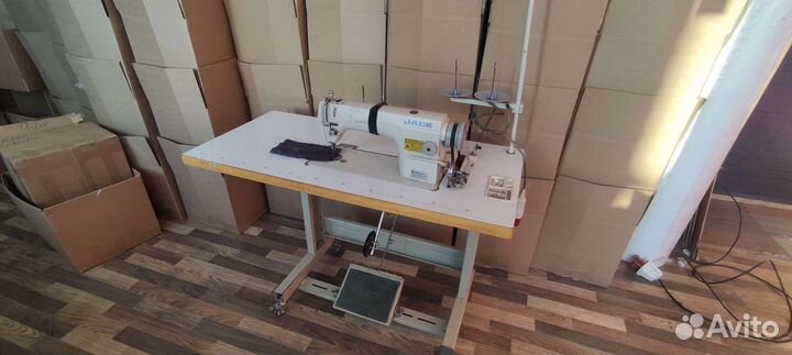 Швейные машины прямострочки, оверлок