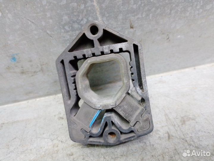 Кронштейн радиатора Skoda Octavia (A5 1Z)