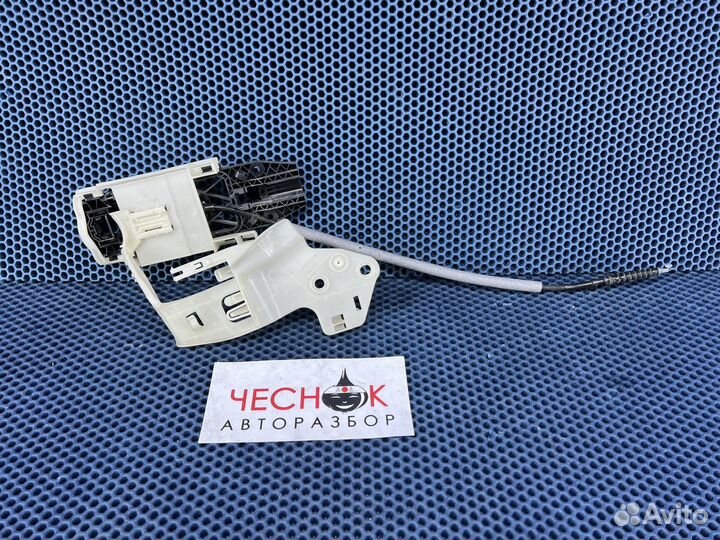 Ручка внутренняя левая VW Touareg NF/FL