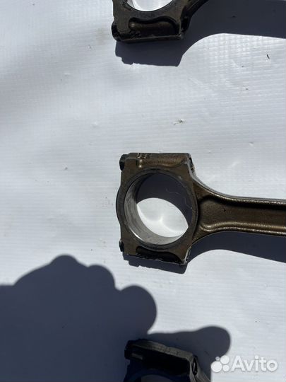 Шатун коленвала на nissan HR16