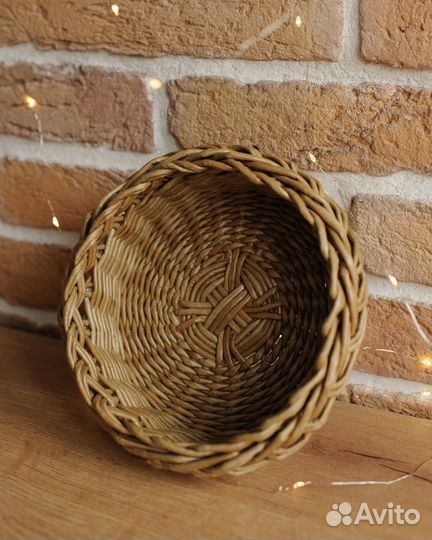 Корзина плетеная из лозы