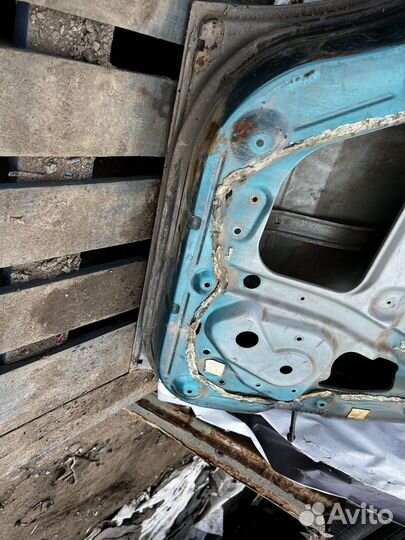 Дверь задняя левая Nissan Primera p10 Примьера