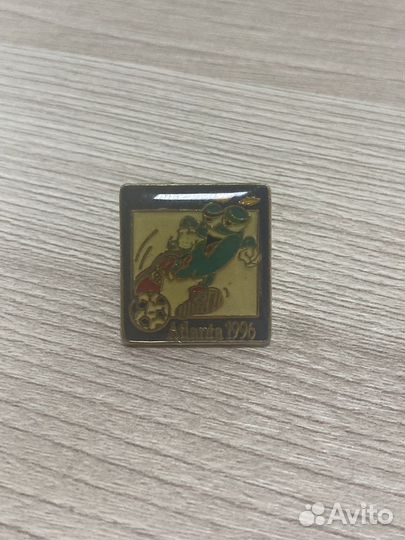 Значок Футбол олимпиада Атланта и чемпионат мира