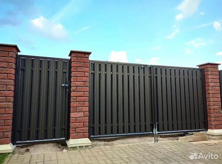 Забор из штакетника