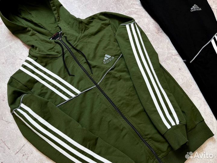 Спортивные костюмы Adidas