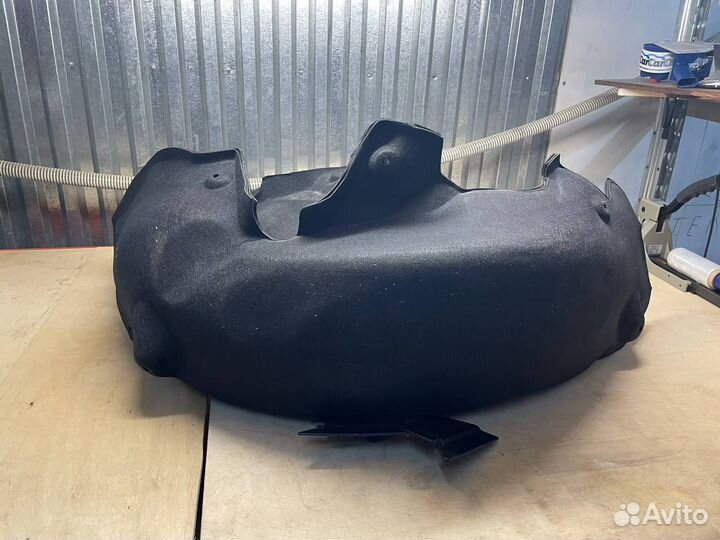 Подкрылок задний Прав. mercedes C Class W204 2007