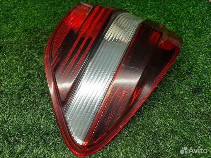 Фонарь задний правый на Mercedes W164