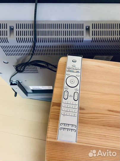 LCD Телевизор Philips 32 дюйма с Ambilight