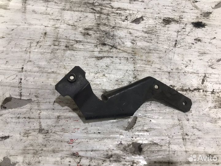 A9608306514 Кронштейн трубки радиатора Actros