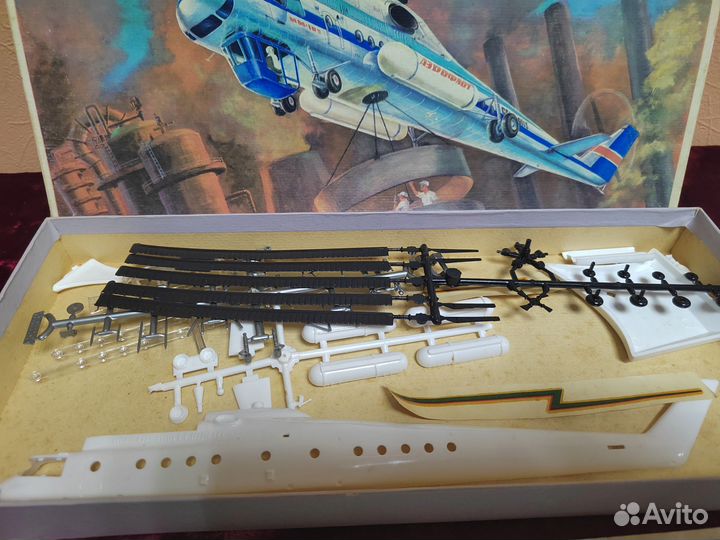 Модель вертолёта ми-10 К(ГДР