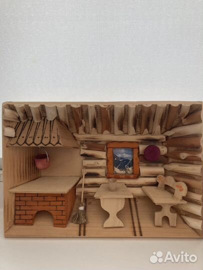 Резное панно из дерева инсталляция