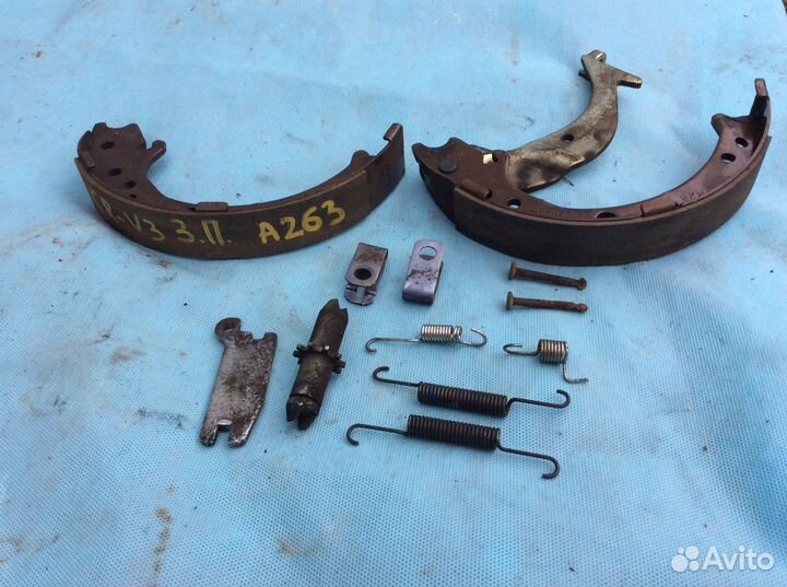 Колодки ручника в сборе Honda CR-V 3 CRV црв цр-в