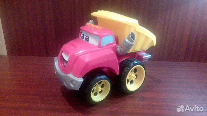 Самосвал весёлый Чак от Hasbro