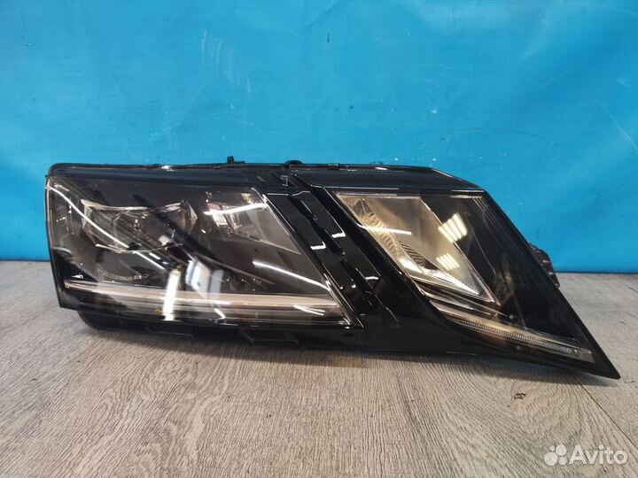 Фара правая Skoda Octavia 2017-2020