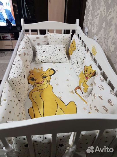 Детская кроватка с универсальным маятником