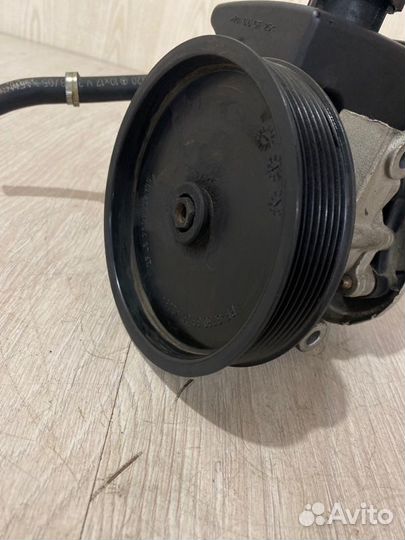 Насос гидроусилителя руля Mercedes Benz C180 W203