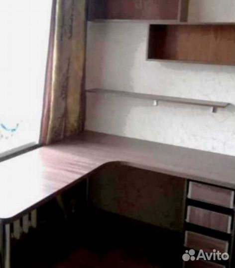 Рабочая зона у окна