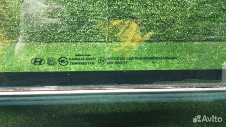 Стекло двери Hyundai Grand Starex Правое Заднее