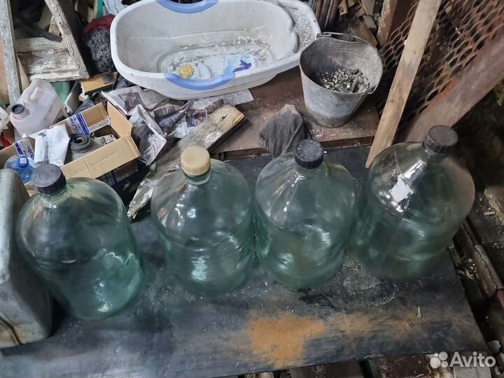 Бутыли стеклянные, объем около 50 - ти литров