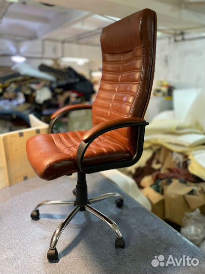 Офисное кресло