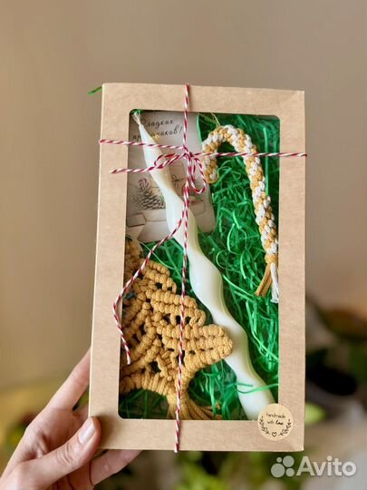 Новогодний подарочный бокс