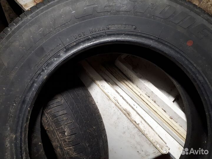 Bridgestone Dueler H/L 215/70 R17