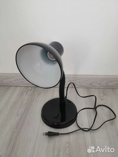 Лампа настольная