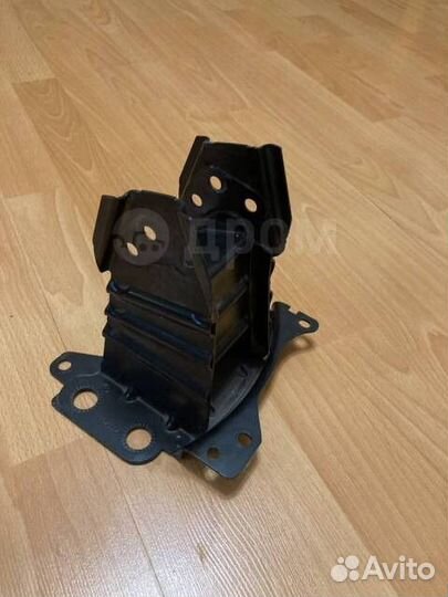 Кронштейн усилителя бампера передний 8Р0807133