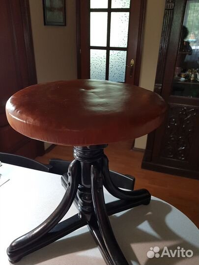 Стул для пианино