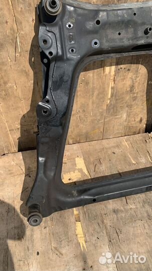 Подрамник передний Nissan Juke