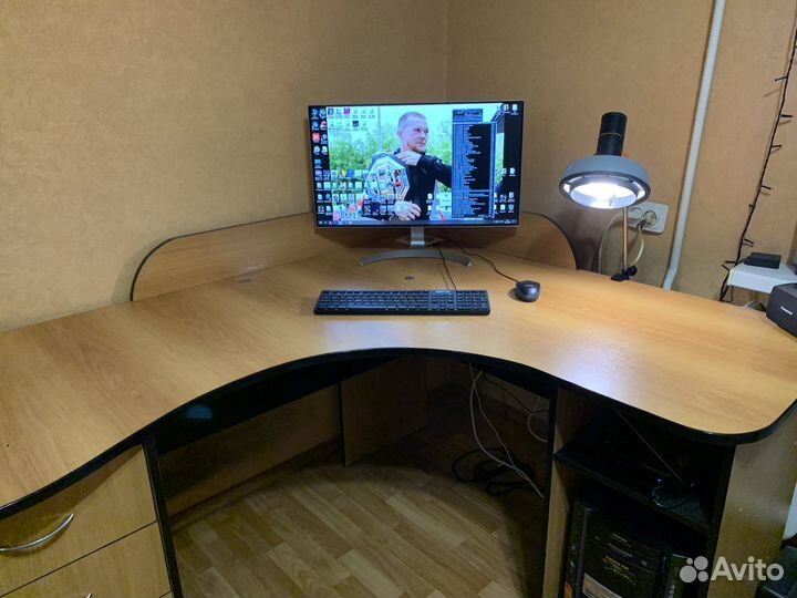 Компьютерный стол