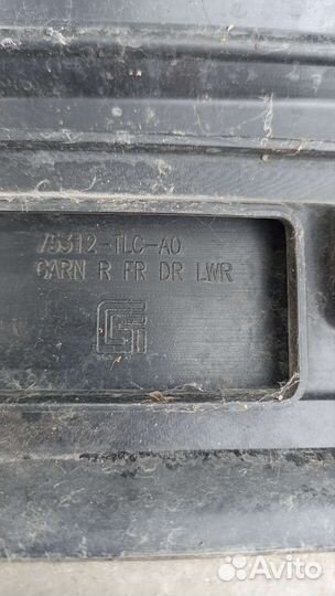 Honda cr-v 5 листва молдинг передней правой двери